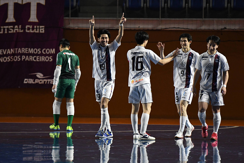 写真ギャラリー更新【JFA第29回全日本フットサル選手権大会 1回戦 vs パスドゥーロ田辺】