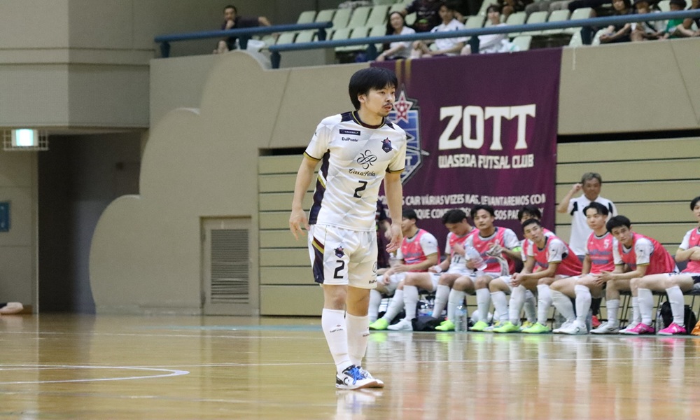 ゾット早稲田フットサルクラブ選手写真：安岡 暁